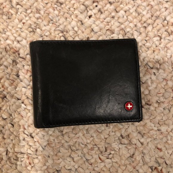 Swiss Alpine Genuine Leather Wallet - Picture 1 of 7